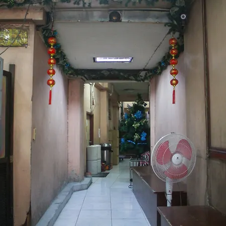 Oyo 1011 First Hotel